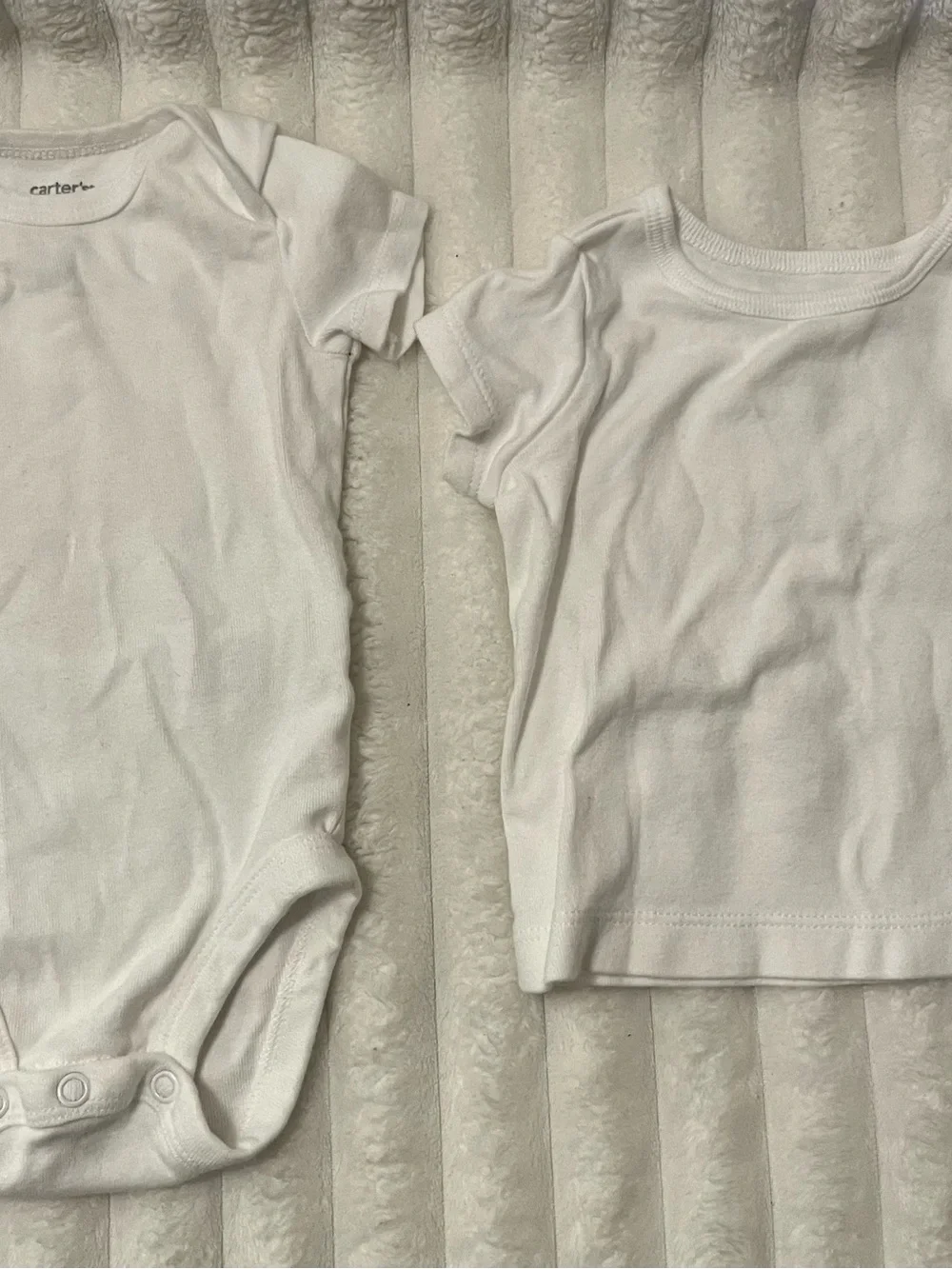 Lot of 5 baby clothes